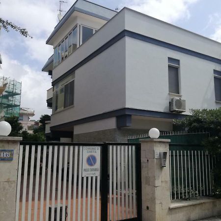 Appartement Cento Passi Dal Mare à Gaète Extérieur photo